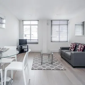 Apartment Roomspace Serviced Apartments - River House, London