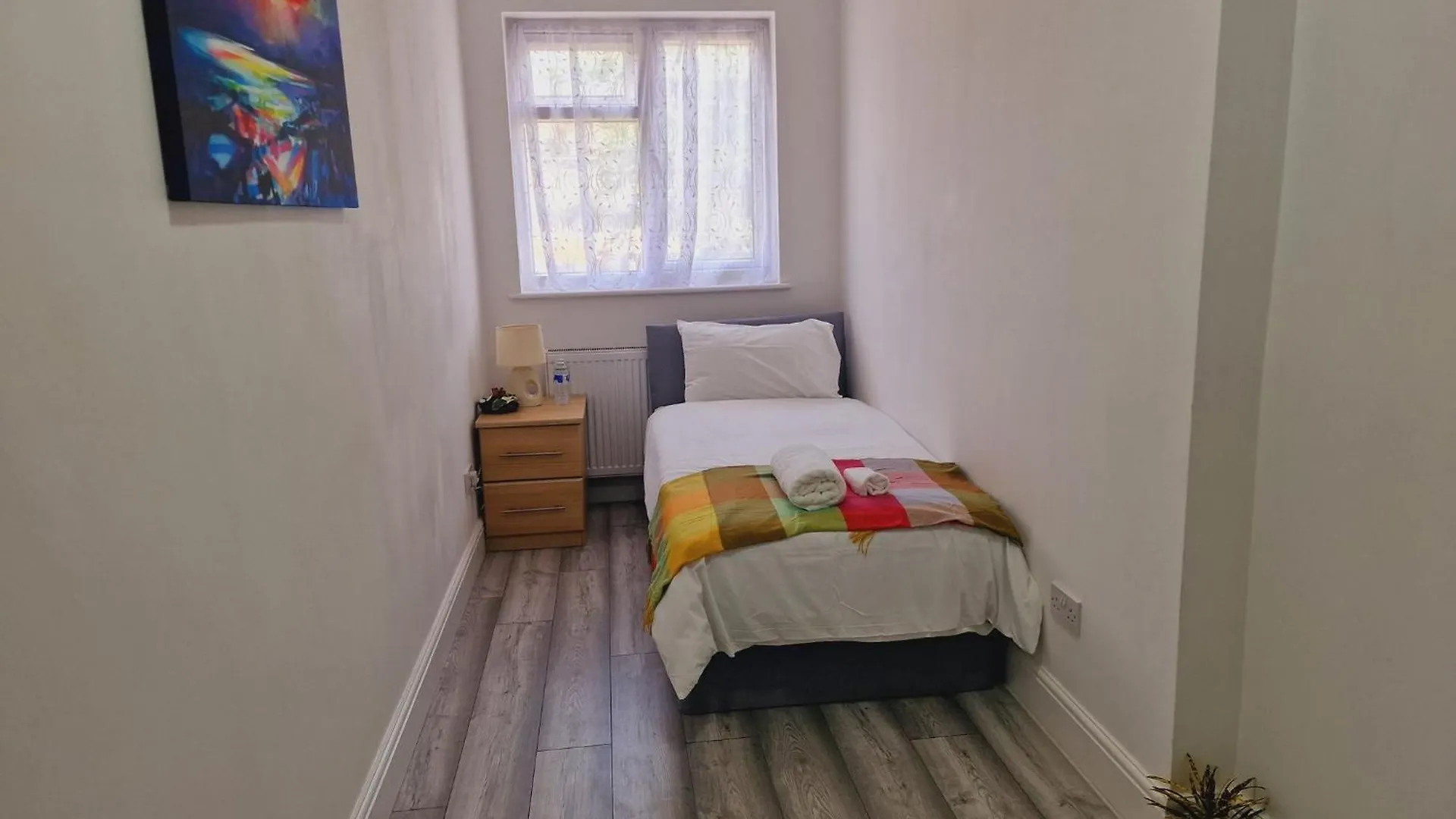 Modern 3 Bedroom Apartments - London Docklands United Kingdom